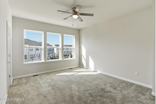 Building Photo - 12 Barton Ave