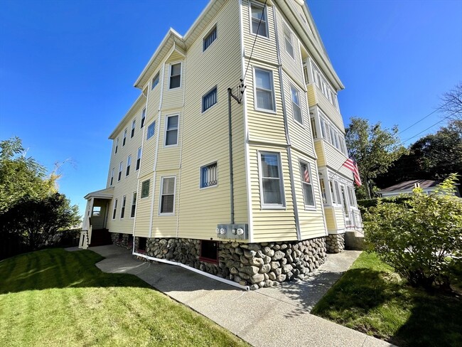 Building Photo - 21 Watson Ave