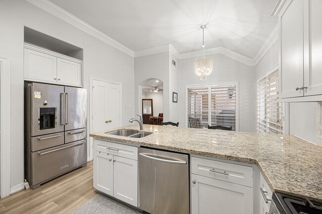 Building Photo - 4757 W Alabama St