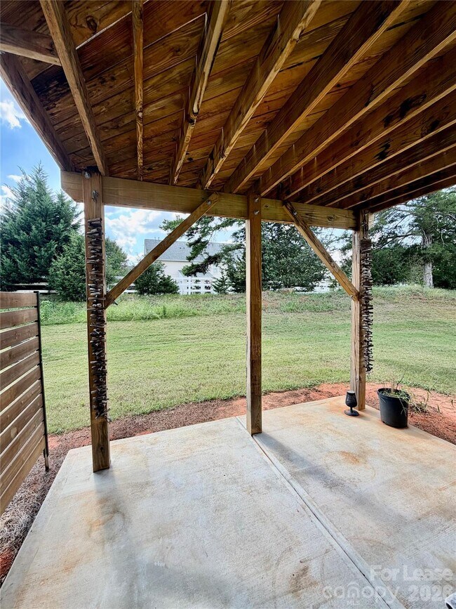 Building Photo - 2662 Grantham Place Dr