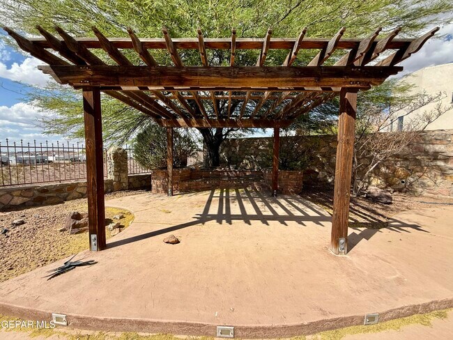 Building Photo - 7331 Brays Landing Drive