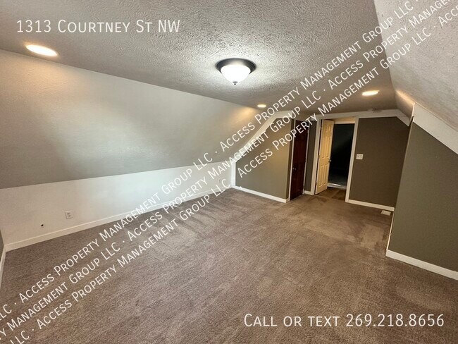Building Photo - 1313 Courtney St NW