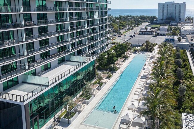 Building Photo - 580 72nd St