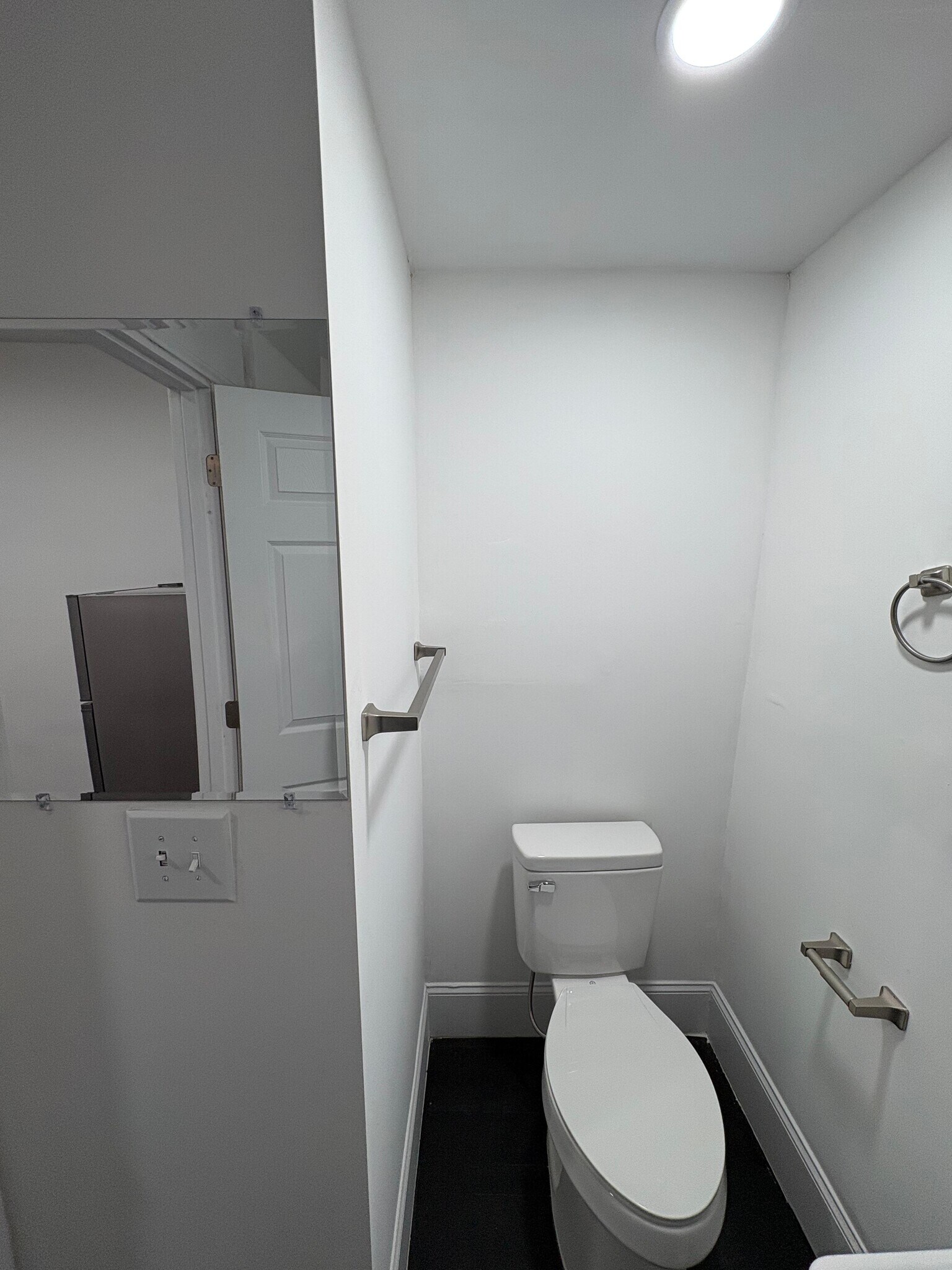 Building Photo - 230 E 10th St