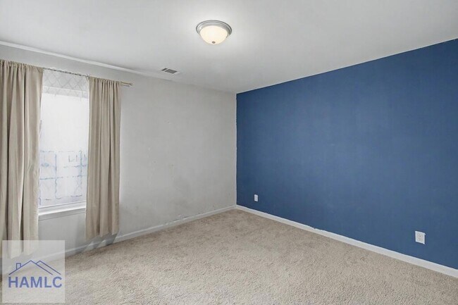 Building Photo - 274 Renwick Lp