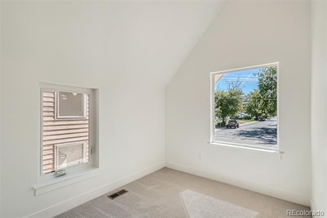 Building Photo - 1105 S Dahlia St