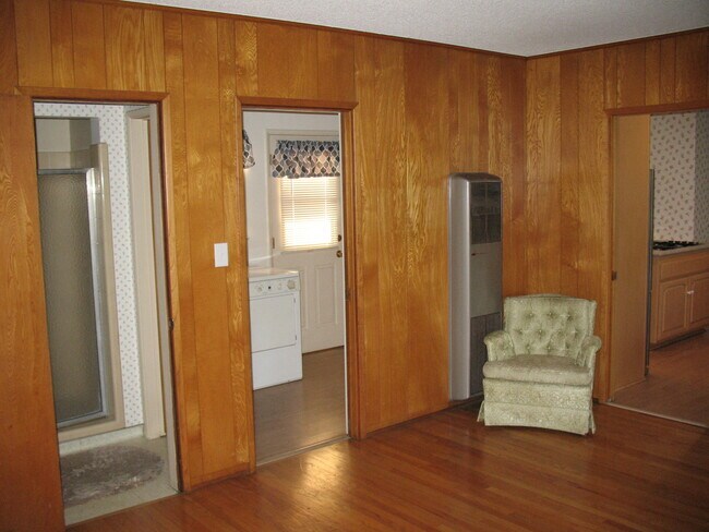 View to bathroom and laundry room - 3121 W Wyoming Ave
