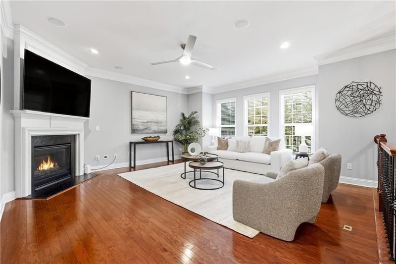 Building Photo - 3655 E Paces Walk