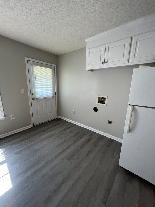 Building Photo - 4319 Hines St