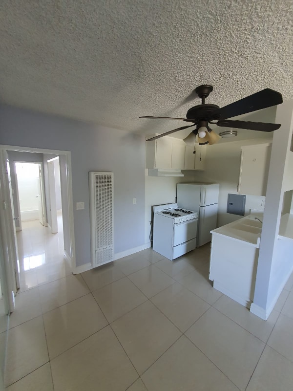 Building Photo - 4660 Kester Ave