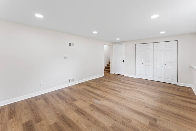 Building Photo - 427 Gilbert Dr