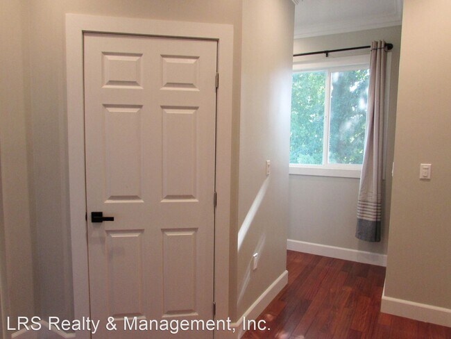 Building Photo - 2 br, 1.5 bath House - 8850 Laramie Avenue