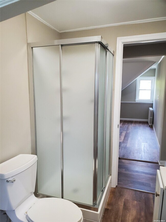 Building Photo - 37 Maplewood Rd