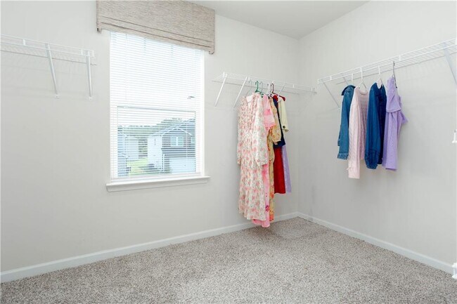 Building Photo - 607 Runnel Dr