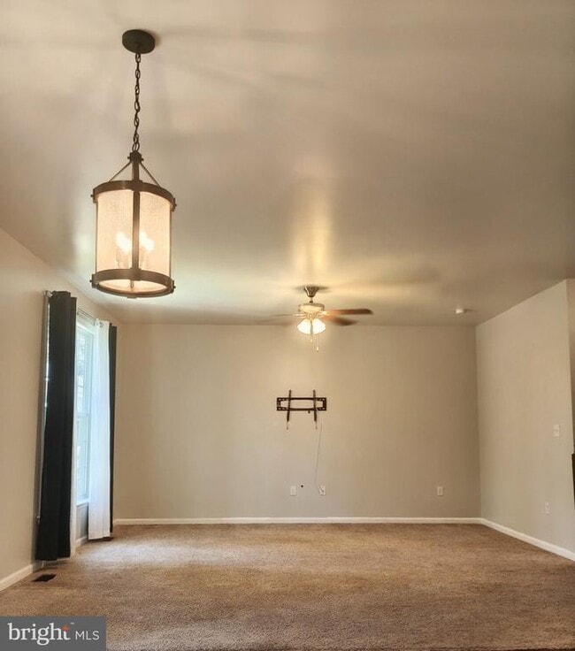 Building Photo - 2913 Lakeview Pkwy