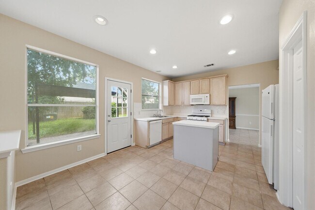 Building Photo - 14715 Plains River Dr
