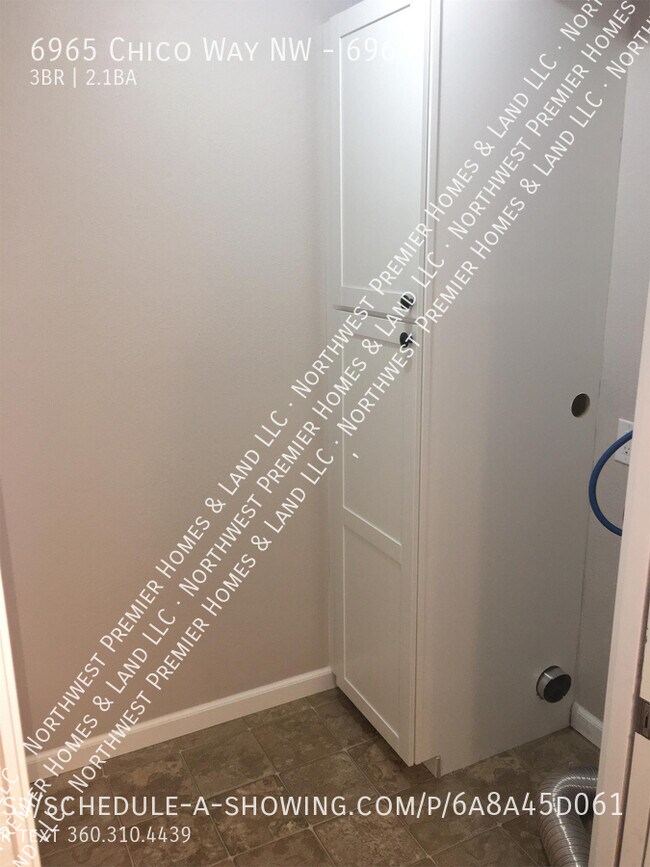 Building Photo - 6965 Chico Way NW