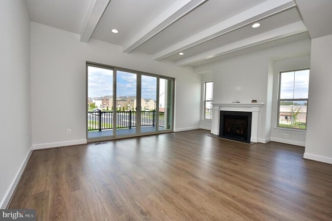 Building Photo - 20686 Glenmont Ter