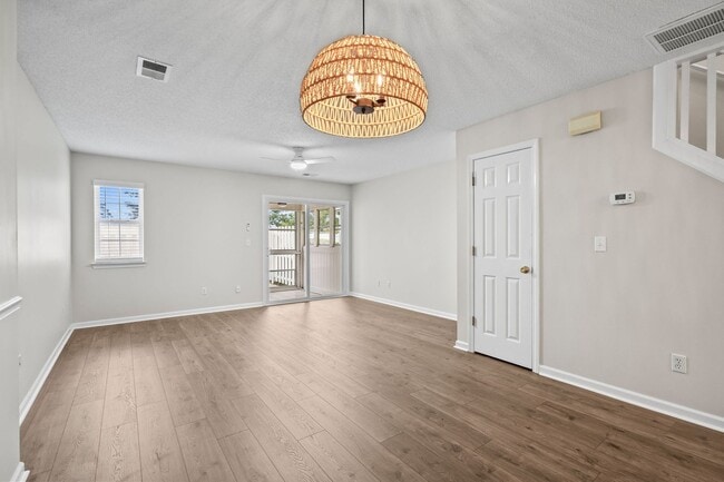 Building Photo - 3574 Evergreen Way