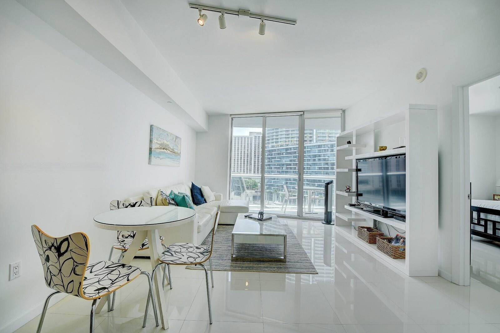 Building Photo - 465 Brickell Ave