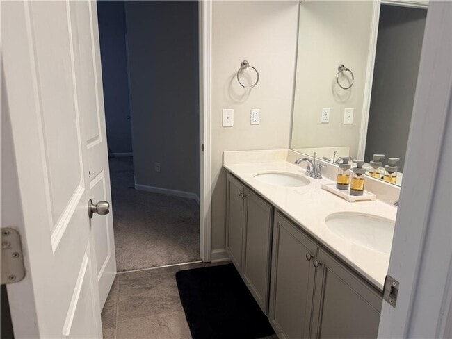 Building Photo - 389 Paxton LN