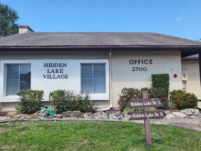 Building Photo - 2721 Hidden Lake Blvd