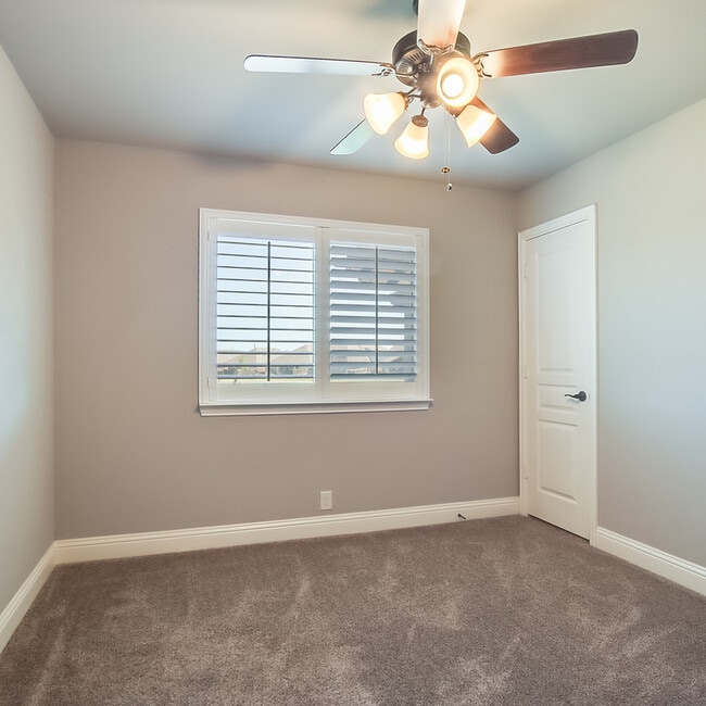 Building Photo - 9105 Conroe Dr