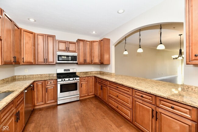 Building Photo - 8555 One W Dr