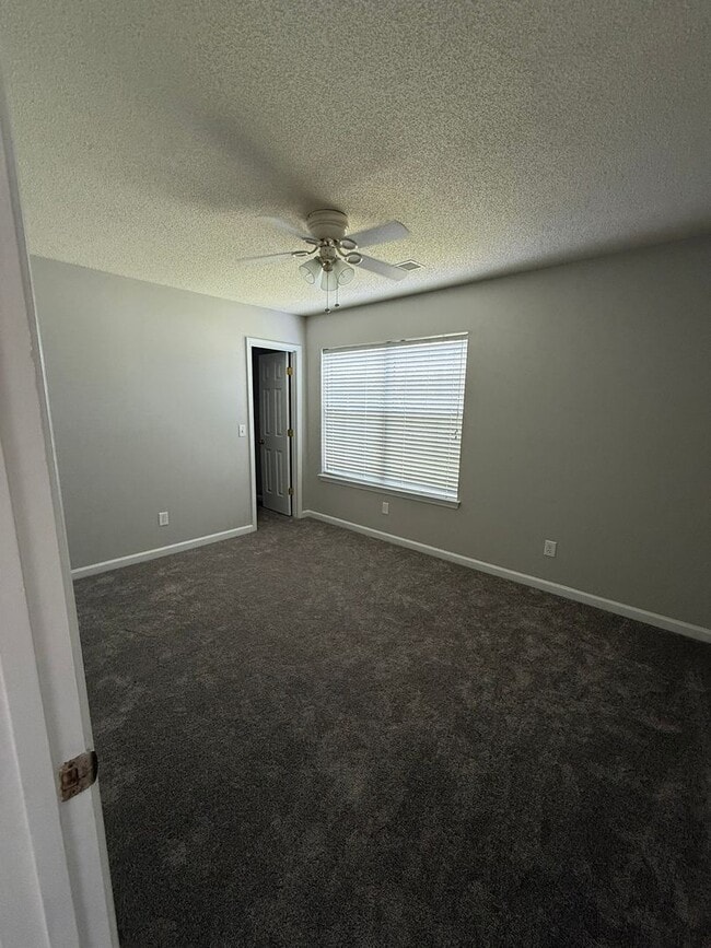 Building Photo - Lexington - Please call Lexington office to view - 803-359-0793