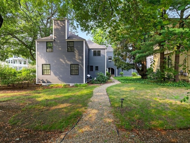 Building Photo - 183 Auburn St