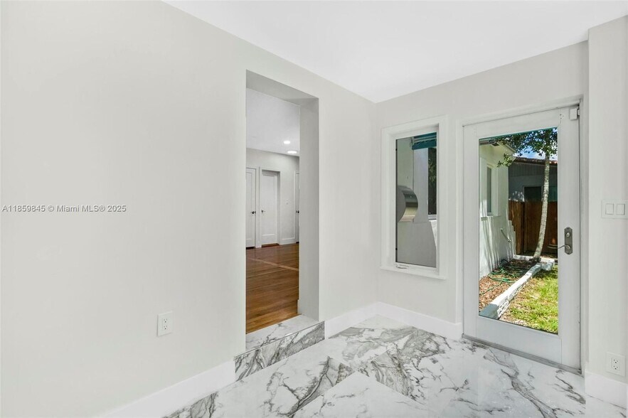 Building Photo - 6437 SW 14th St