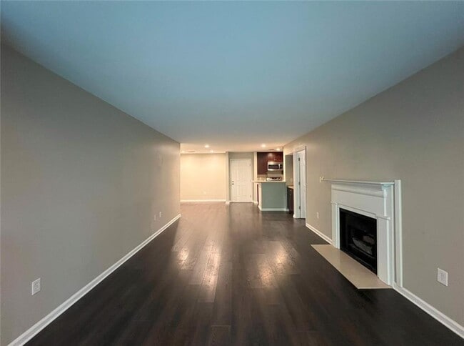 Building Photo - 3312 Pine Heights Dr NE