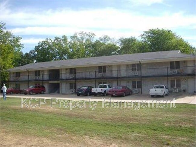 Primary Photo - 1007 Cedar St
