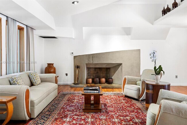 Building Photo - 5627 Granada Blvd