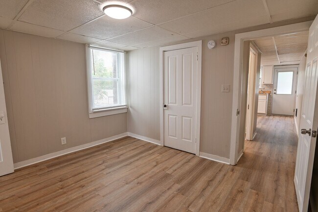 Building Photo - 226 W Simpson St