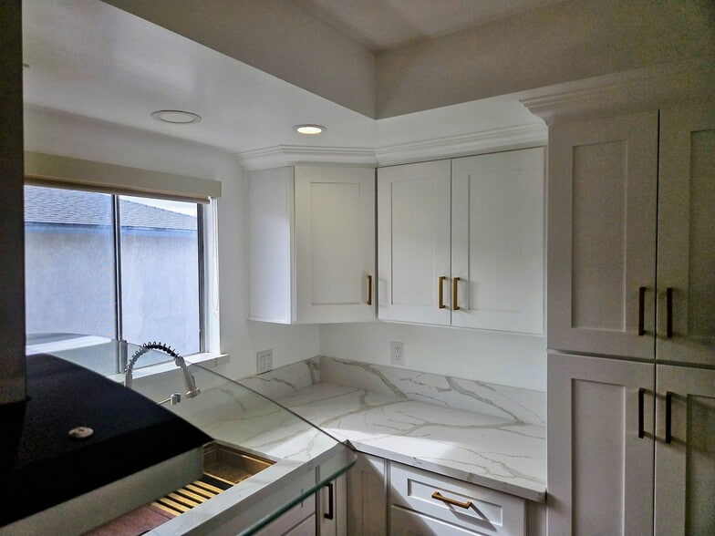 Building Photo - 141 Greentree Ln