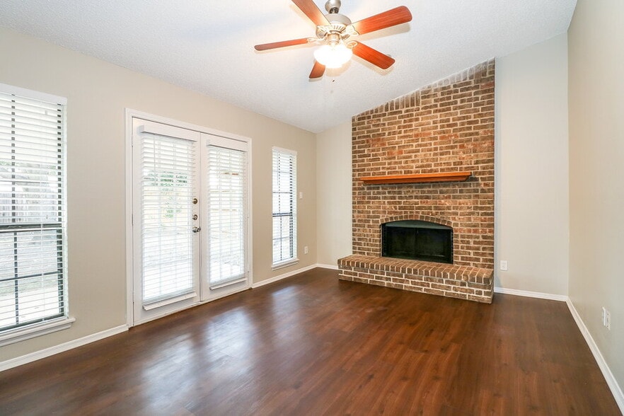 Building Photo - 5212 Creek Valley Dr