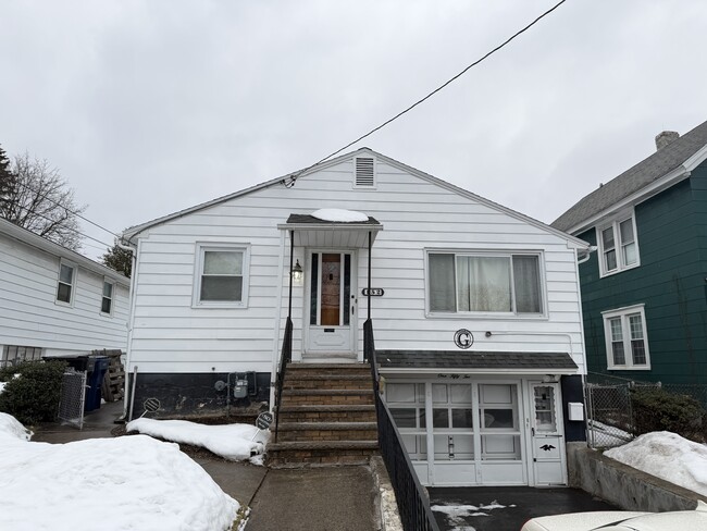 Building Photo - 152 Clover Ridge Dr