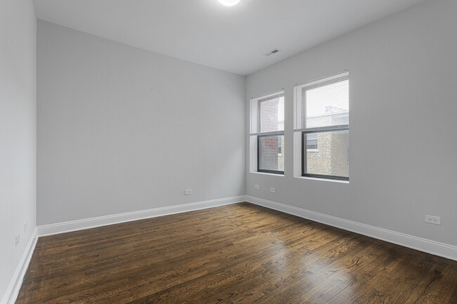 Building Photo - 7528 N Seeley Ave
