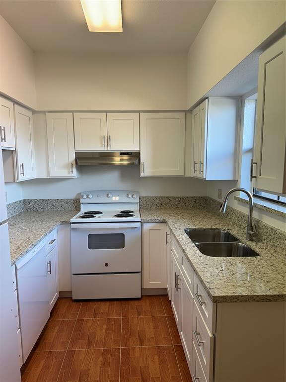 Building Photo - 3150 Walnut Bend Ln