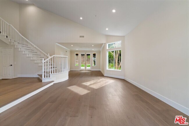 Building Photo - 18500 St Moritz Dr