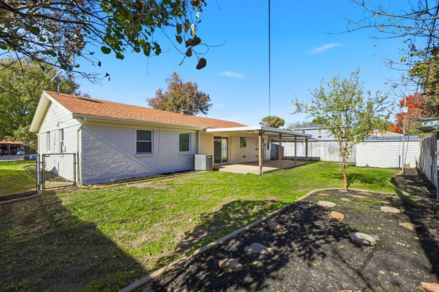 Building Photo - 808 Bridle Ave