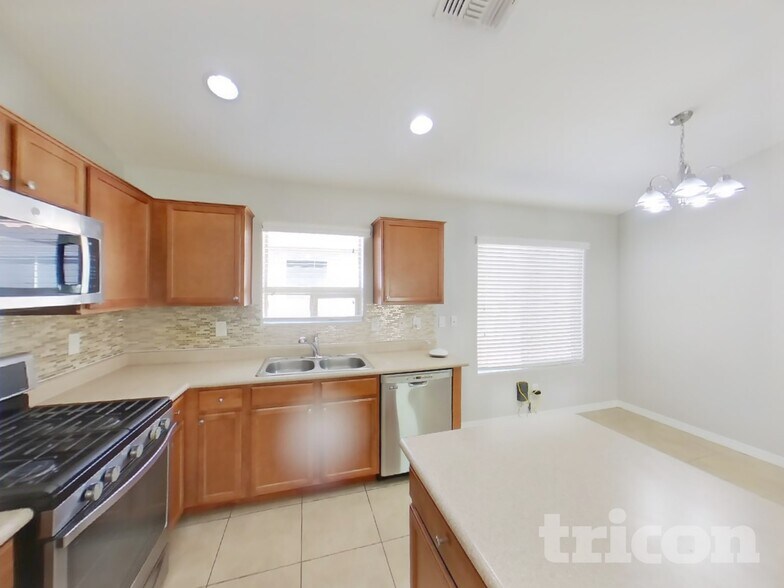 Building Photo - 40260 W Hopper Dr