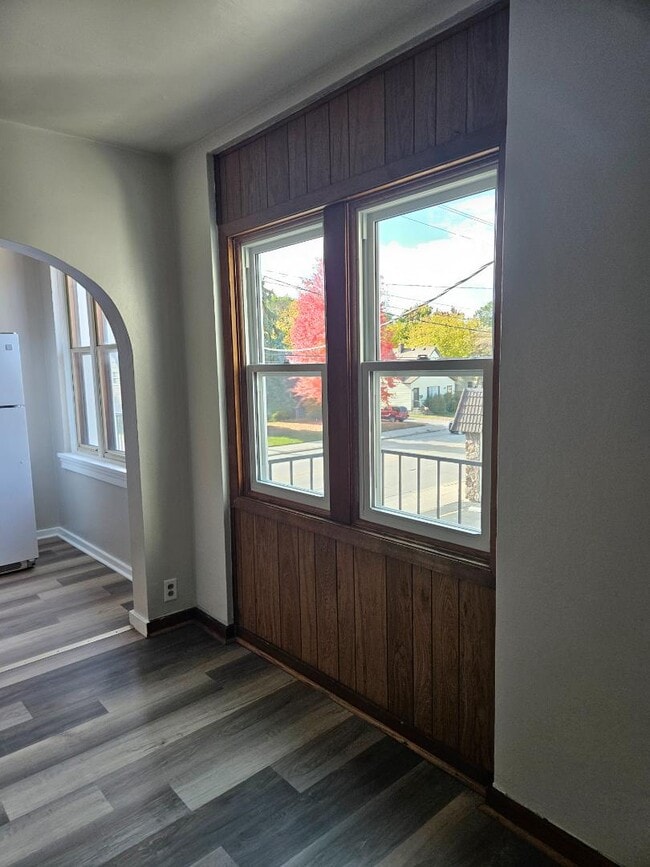 Building Photo - 1525 University Ave