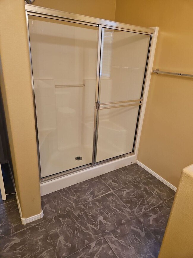 Building Photo - Beautiful 2 bedroom 2.5 bath !