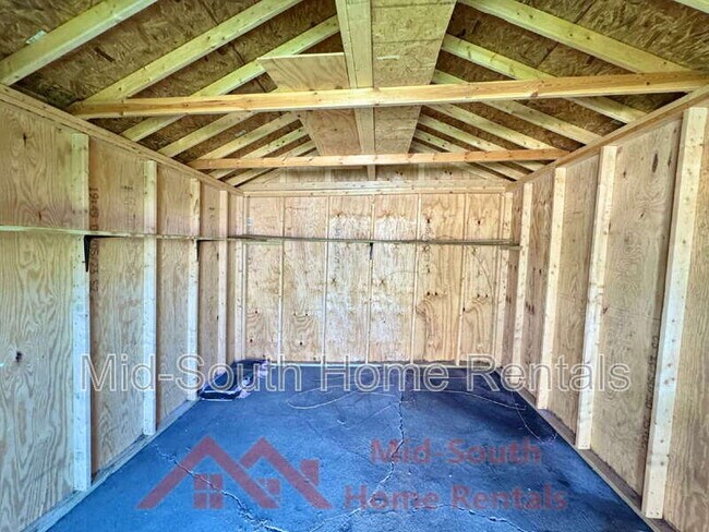 Building Photo - 1185 Deer Trail Ln