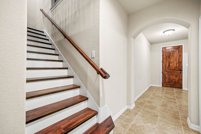 Building Photo - Bella Vista Rental - 5 Bedroom 3.5 bath!