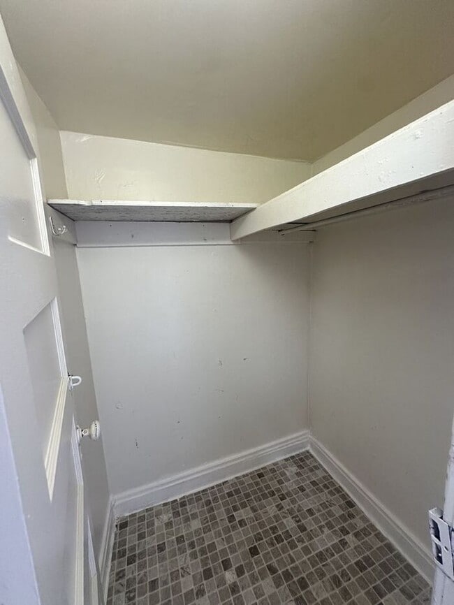 Building Photo - 1 Bed 1 Bath Apartment Close to Downtown GJ