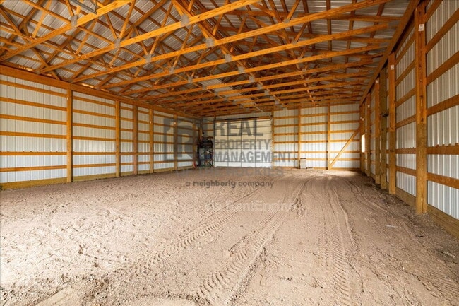 Building Photo - 3348 Hales Ranch Rd