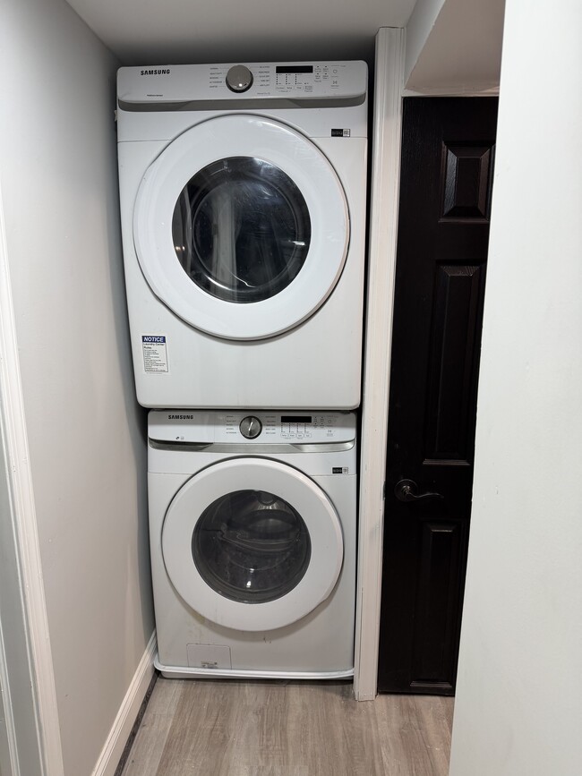 Building Photo - 3831 Derby Manor Dr